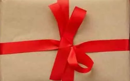 കുട്ടികൾ അധ്യാപകർക്ക് വിലപിടിപ്പുള്ള സമ്മാനം നൽകുന്നത് അവസാനിപ്പിക്കണമെന്ന് വിദ്യാഭ്യാസ വകുപ്പ്