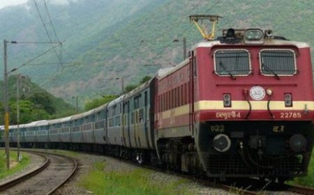 ബം​ഗ​ളൂ​രു-​കൊ​ച്ചു​വേ​ളി ഇ​ല​ക്ഷ​ൻ സ്പെ​ഷ​ൽ ട്രെ​യി​ൻ വ്യാഴാഴ്ച