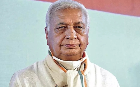 പരിഗണനയില് ഉണ്ടായിരുന്ന അഞ്ച് ബില്ലുകളിലും ഒപ്പിട്ട് ഗവര്ണര്