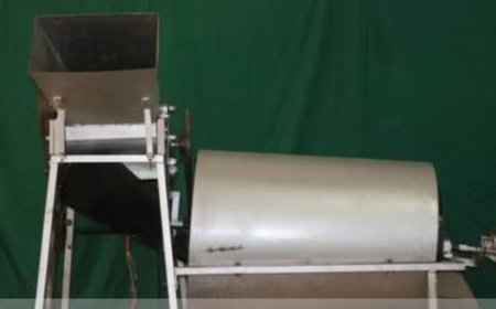 കൊക്കോകായ പൊട്ടിച്ച് കുരു വേര്തിരിക്കാന് യന്ത്രം: കേരള കാര്ഷിക സര്വ്വകലാശാലയ്ക്ക് പേറ്റന്റ്