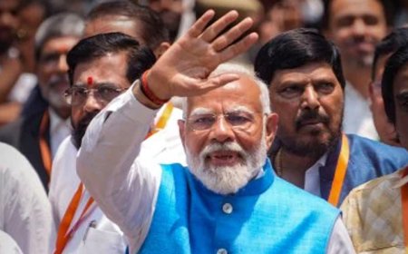 പ്ര​ധാ​ന​മ​ന്ത്രി ന​രേ​ന്ദ്ര മോ​ദി​യു​ടെ ലീ​ഡ് അ​ന്പ​തി​നാ​യി​രം ക​ട​ന്നു