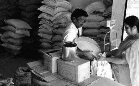 റേഷൻ കടകൾ നാളെ മുതൽ സാധാരണ പ്രവർത്തനസമയം