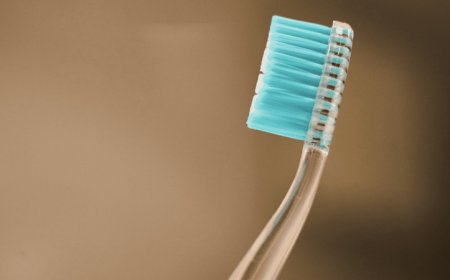 തമിഴ്‌നാട്ടില്‍ ടൂത്ത് പേസ്റ്റാണെന്നു കരുതി എലിവിഷം കൊണ്ടു പല്ല് തേച്ച യുവതി മരിച്ചു