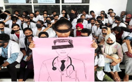 അടിസ്ഥാന സൗകര്യങ്ങളില്ല; ഇ​ടു​ക്കി മെഡിക്കൽ കോളജിൽ വിദ്യാർഥി സമരം