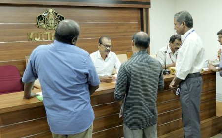 പരാമവധി വിവരങ്ങൾ വെബ്സൈറ്റിൽ ലഭ്യമാക്കാൻ ഓഫീസ് മേധാവികൾ ശ്രദ്ധിക്കണം: വിവരാവകാശ കമ്മിഷണർ