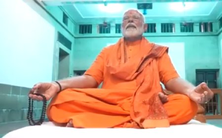 കന്യാകുമാരിയിലെ വിവേകാനന്ദപ്പാറയിൽ ധ്യാനമഗ്‌നനായി പ്രധാനമന്ത്രി നരേന്ദ്രമോദി