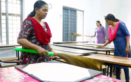 വിദ്യാലയങ്ങൾ തുറക്കുന്നതുമായി ബന്ധപ്പെട്ട്, ഒരുക്കങ്ങൾ വിലയിരുത്താൻ തൃശൂർ ജില്ല പഞ്ചായത്തിൽ യോഗം ചേർന്നു