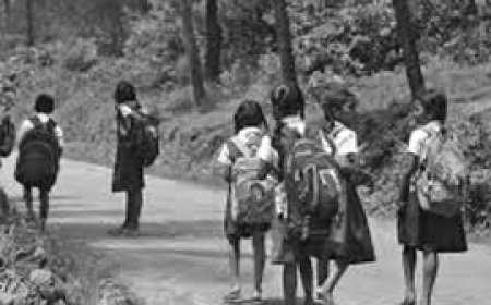 സ്‌കൂളിലേക്ക് നടന്നുപോകുന്ന കുട്ടികള്‍ക്ക് മാര്‍ഗനിര്‍ദേശവുമായി മോട്ടോര്‍ വാഹനവകുപ്പ്