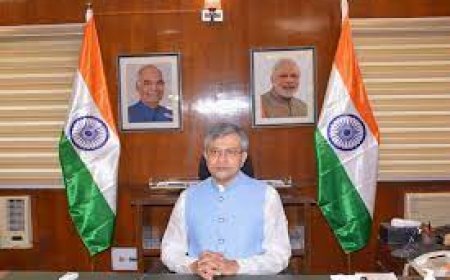 ശ്രീ അശ്വിനി വൈഷ്ണവ് കേന്ദ്ര വാർത്താവിതരണ പ്രക്ഷേപണ മന്ത്രിയായി ചുമതലയേറ്റു