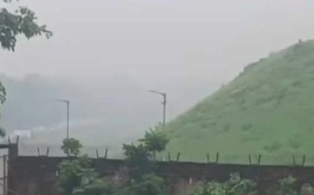 ക​ന​ത്ത മൂ​ട​ൽമ​ഞ്ഞ്: ക​രി​പ്പു​രി​ൽ വി​മാ​ന​ങ്ങ​ൾ വ​ഴി​തി​രി​ച്ചു​വി​ട്ടു