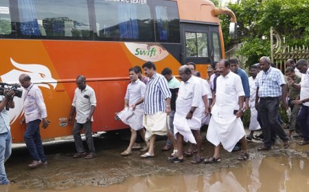 എറണാകുളം കെ.എസ്.ആര്.ടി.സി ബസ് സ്റ്റാന്ഡ് മന്ത്രി ഗണേഷ് കുമാര് സന്ദര്ശിച്ചു. വെള്ളക്കെട്ട് പരിഹരിക്കുന്നതിന് അടിയന്തര നടപടി