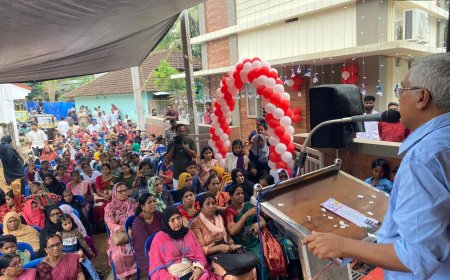 പൊന്നാനി മരക്കടവിൽ പതിറ്റാണ്ടുകളായി വാടക കെട്ടിടത്തില് പ്രവര്ത്തിച്ചിരുന്ന അംഗൻവാടിക്ക് മനോഹരമായ കെട്ടിടമുയർന്നു