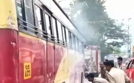മുക്കത്ത് കെ.എസ്.ആർ.ടി.സി ബസിന്‍റെ ടയറിന് തീപിടിച്ചു