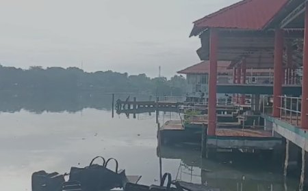 കൊല്ലത്ത് സ്വകാര്യ സന്ദർശനത്തിനെത്തുന്ന ഉപരാഷ്ട്രപതിയുടെ സന്ദർശനത്തെ തുടർന്ന് അഷ്ടമുടിക്കായലിൽ വിനോദ കായൽ സവാരിക്ക് നിരോധനം