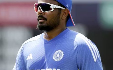 ട്വന്റി 20 ക്രിക്കറ്റ് പരമ്പരയിലെ മൂന്നാം മത്സരത്തില്‍ സഞ്ജു ടീമിൽ ; ടോസ് നേടിയ ഇന്ത്യ ബാറ്റിങ് തിരഞ്ഞെടുത്തു