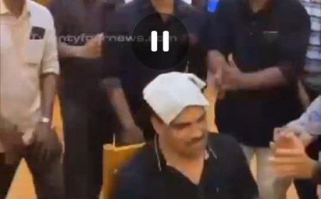 എസ് എച്ച് ഒയെ  നടുവിലിരുത്തി ഒപ്പന ; ഹൊസ്ദുര്ഗ് സ്റ്റേഷനിൽ ഇന്സ്പെക്ടര്ക്ക് വേറിട്ടൊരു യാത്രയയപ്പ്