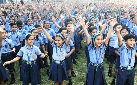 കണ്ണൂര് ജില്ലയില് വിദ്യാഭ്യാസ സ്ഥാപനങ്ങള്ക്ക് വെള്ളിയാഴ്ച അവധി പ്രഖ്യാപിച്ചു.