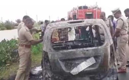 തി​രു​വ​ല്ല വേ​ങ്ങ​ലി​ൽ കാ​റി​നു തീ​പി​ടി​ച്ച് ര​ണ്ടു പേ​ർ മ​രി​ച്ചു