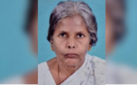 ദേശീയ പാത കുറുകെ കടക്കവെ ബൈക്കിടിച്ച് വീട്ടമ്മ മരിച്ചു.