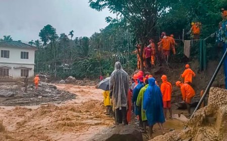 ഉരുള്‍പൊട്ടല്‍ കനത്ത നാശം വിതച്ച മുണ്ടക്കൈ മേഖലയിലെ റിസോര്‍ട്ടില്‍ കുടുങ്ങികിടക്കുന്നത്  അന്‍പതോളം പേര്‍