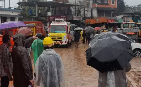 ചൂരൽമല ദുരന്തം;22 കുട്ടികളെക്കുറിച്ച് യാതൊരു വിവരവുമില്ലെന്ന് വള്ളർമല വി.എച്ച്.എസ്.സിയിലെ പ്രിൻസിപ്പൽ