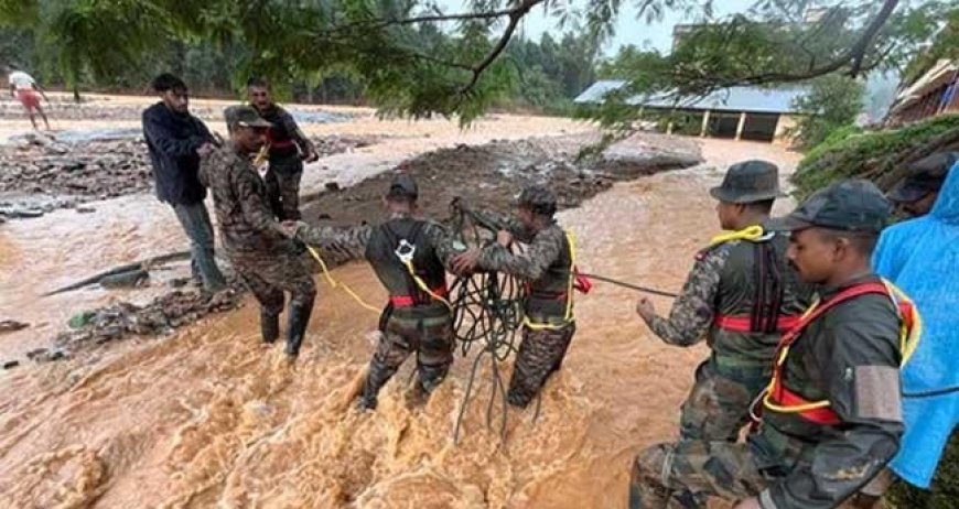 വ​യ​നാ​ട് ഉ​രു​ള്‍​പൊ​ട്ട​ല്‍: സൈ​ന്യ​ത്തി​ന്‍റെ തി​ര​ച്ചി​ല്‍ തു​ട​ങ്ങി