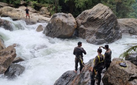 രക്ഷാപ്രവർത്തനത്തിന് പോയി വനത്തിൽ കുടുങ്ങിയ മലപ്പുറം സ്വദേശികളായ 3 പേരെ അതിസാഹസികമായി രക്ഷിച്ച് ദൗത്യസംഘം