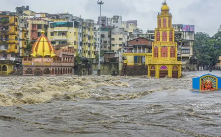കനത്ത മഴ തുടരുന്ന സാഹചര്യത്തിൽ മഹാരാഷ്ട്രയിലെ നാസിക്കിൽ വെള്ളപ്പൊക്കം.
