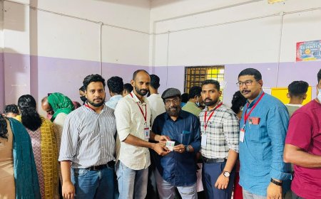 വയനാട് ദുരിതാശ്വാസ ക്യാമ്പുകളിൽ ആരംഭിച്ച അദാലത്ത് ക്യാമ്പുകൾ  പുരോഗമിക്കുന്നു.,എല്ലാവർക്കും രേഖകൾ ലഭ്യമാക്കുന്നത് വരെ ക്യാമ്പുകൾ തുടരുമെന്ന്  ജില്ലാ കളക്ടർ