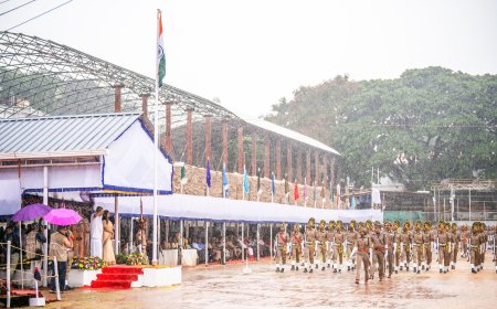 ഒരുമയും ഐക്യവും ഊട്ടിയുറപ്പിച്ച് നവകേരള നിർമ്മിതിയിൽ മുന്നേറാനാവണം: മുഖ്യമന്ത്രി