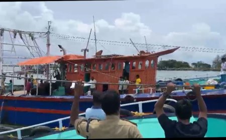 മിന്നൽ കോബിങ്ങ് ഓപ്പറേഷൻ: അനധികൃത മത്സ്യബന്ധനം നടത്തിയ  ബോട്ട് പിടിച്ചെടുത്തു