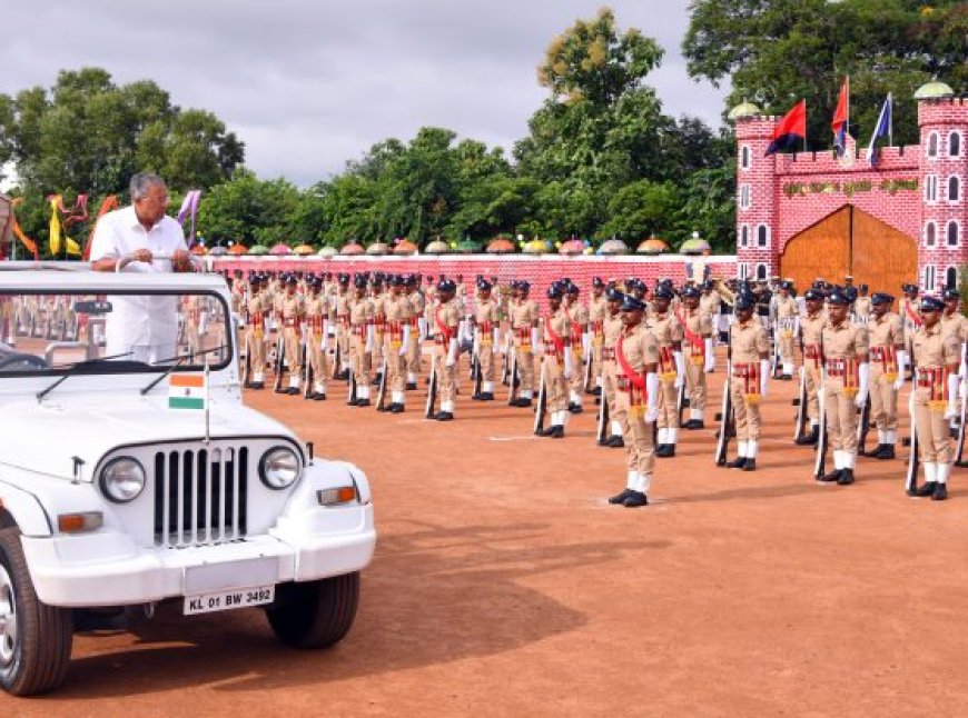 പൊതുജനങ്ങളോട് സൗമ്യമായും കുറ്റവാളികളോട് കർക്കശമായും ഇടപെടാൻ പൊലീസിന് കഴിയണം: മുഖ്യമന്ത്രി