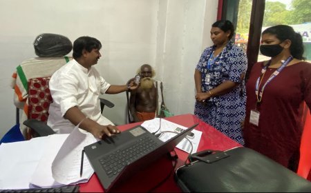 എരുത്വാപ്പുഴ കോളനിയിലെ "ഒറ്റയാൻ "90 കാരനായ കേശവൻ അപ്പൂപ്പന്  ഇനി പെൻഷൻ ലഭിക്കും