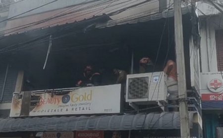 പാപ്പനംകോട് ന്യൂ ഇന്ത്യാ ഇൻഷുറൻസ് കമ്പനിയിൽ വൻതീപിടിത്തം; രണ്ട് പേർക്ക് ദാരുണാന്ത്യം