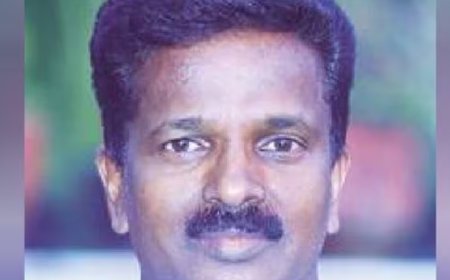 മികച്ച അധ്യാപകനുള്ള സംസ്ഥാന അവാർഡ്  പാലക്കാട് ഗവ. മോയൻ മോഡൽ ഗേൾസ് ഹൈസ്കൂളിലെ അധ്യാപകൻ ശശിധരന്