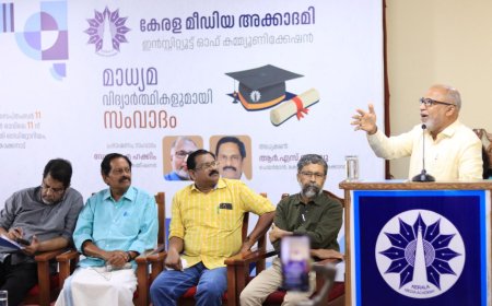 വിവരാവകാശ അപേക്ഷകള്‍ക്ക് മലയാളത്തില്‍ തന്നെ മറുപടി നല്‍കണമെന്ന് വിവരാവകാശ കമ്മീഷണര്‍ ഡോ. എ. എ. ഹക്കിം