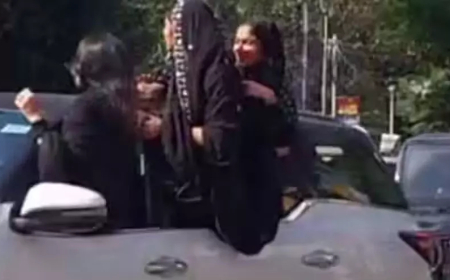 ഗതാഗത നിയമങ്ങൾ ലംഘിച്ച് ഓണാഘോഷം; ഫാറൂഖ് കോളജ് വിദ്യാർഥികൾക്കെതിരെ കേസ്