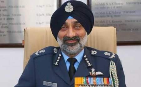 എ​യ​ർ മാ​ർ​ഷ​ല്‍ അ​മ​ർ​പ്രീ​ത് സിം​ഗ് പു​തി​യ വ്യോ​മ​സേ​ന മേ​ധാ​വി‌