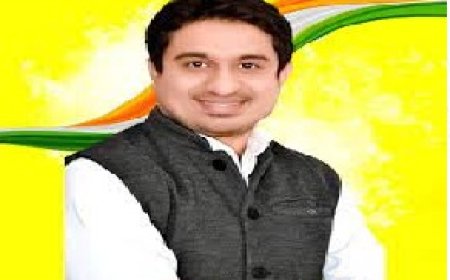 ഉ​ദ​യ്ഭാ​നു ചി​ബി​ൻ  യൂ​ത്ത് കോ​ൺ​ഗ്ര​സ് ദേ​ശീ​യ അ​ധ്യ​ക്ഷ​ൻ