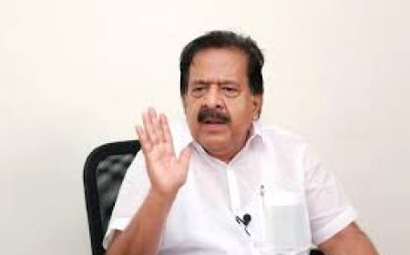 മു​ഖ്യ​മ​ന്ത്രി​യു​ടെ ഓ​ഫീ​സ് ക​ള്ള​ക്ക​ട​ത്തു​കാ​രു​ടെ താ​വ​ളം: ര​മേ​ശ് ചെ​ന്നി​ത്ത​ല