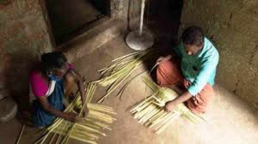 പരമ്പരാഗത മേഖലയിലെ തൊഴിലാളികൾക്ക്‌ ഓണത്തിന്റെ ഭാഗമായി 45 കോടി രൂപയുടെ സഹായം സർക്കാർ അനുവദിച്ചു