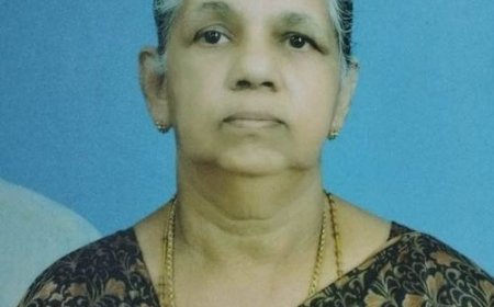 എലിവാലിക്കര കുന്നക്കാട്ട് (കാരിയിൽ ) തോമസിന്റെ  ഭാര്യ അന്നമ്മ (74) നിര്യാതയായി