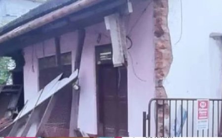 ആം​ബു​ല​ൻ​സ് വീ​ട്ടി​ലേ​ക്ക് ഇ​ടി​ച്ചു​ക​യ​റി അ​പ​ക​ടം; രോ​ഗി മ​രി​ച്ചു