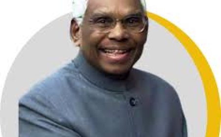 കെ.ആർ. നാരായണൻ ഇൻസ്റ്റിറ്റ്യൂട്ടിൽ കെ.ആർ. നാരായണന്റെ അർധകായപ്രതിമ അനാച്ഛാദനം