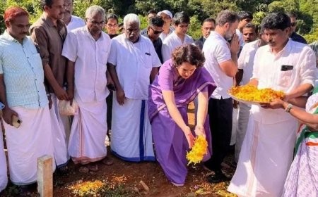 വയനാട് ദുരന്തത്തിൽ പെട്ടവർക്ക്   അന്ത്യാഞ്ജലി അർപ്പിച്ച് പ്രിയങ്കയും രാഹുലും; പുഷ്‌പാർച്ചന നടത്തി മടക്കം