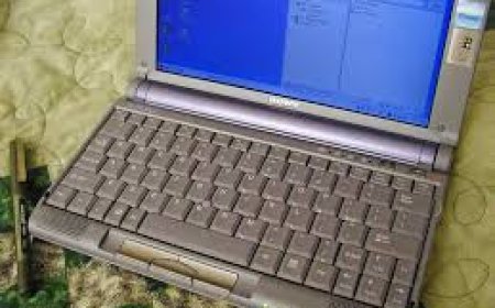 തൊഴിലാളികളുടെ മക്കൾക്ക് ലാപ്ടോപ്: 20 വരെ അപേക്ഷിക്കാം