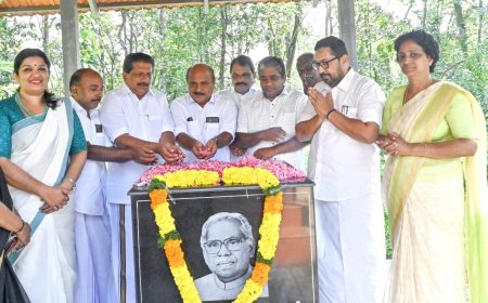 കെ ആർ നാരായണൻ സ്മൃതിമണ്ഡപത്തിൽ പുഷ്‌പാർച്ചന
