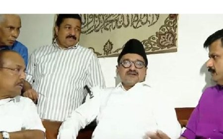 പാണക്കാടെത്തി സന്ദീപ് വാര്യർ; ലീഗ് നേതാക്കളുമായി കൂടിക്കാഴ്ച നടത്തി