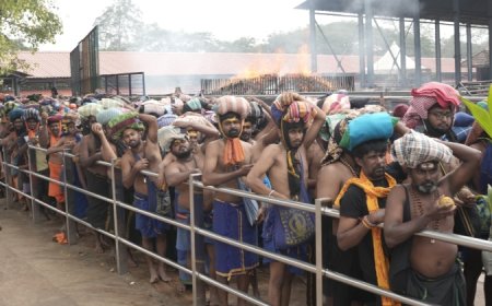 ശബരിമലയിൽ വൻ തീർത്ഥാടന തിരക്ക്, 40 പേരുണ്ടെങ്കിൽ ആവശ്യപ്പെടുന്ന സ്ഥലത്തേക്ക് KSRTC യുടെ പ്രത്യേക ചാര്‍ട്ടേഡ്  ബസ് സര്‍വീസ്