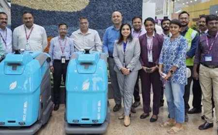 കേരളത്തിൽ ആദ്യം; തിരുവനന്തപുരം വിമാനത്താവളത്തിൽ ടെർമിനൽ ശുചീകരണത്തിന് ക്ലീനിംഗ് റോബോട്ടുകളെത്തി
